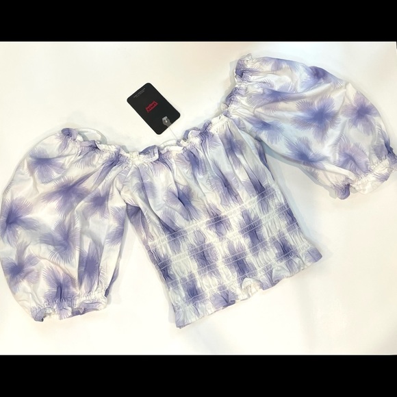 Levi's Tops - Levi’s Tiily Smocked Blouse Short Sleeve Square Neck -Starburst Cool Dusk